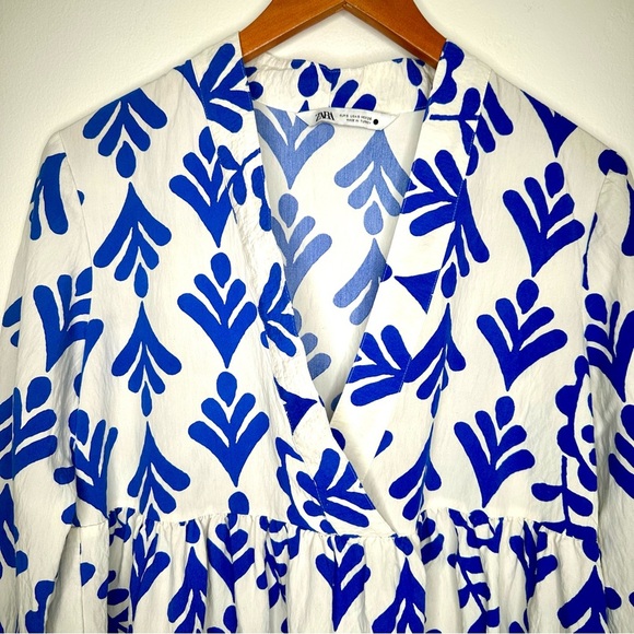 Zara Floral Blue and White V-Neck Mini Dress Size Small - Picture 4 of 11